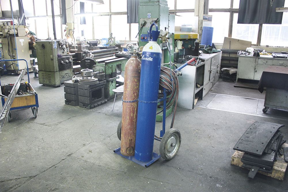 Stahlflaschenkarre im Einsatz mit zwei Stahlflaschen