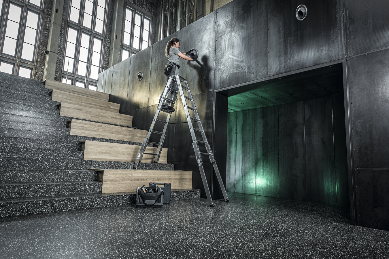 Stehleiter aus Aluminium zum ausziehen für Treppen