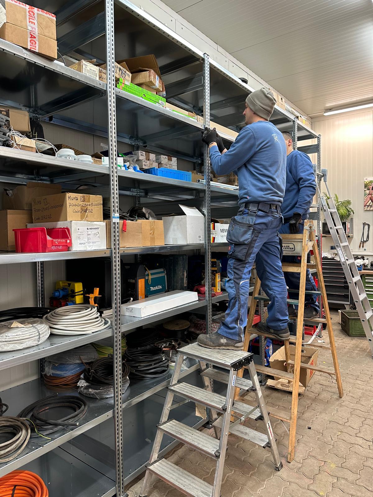 Regalmontagen im Einsatz