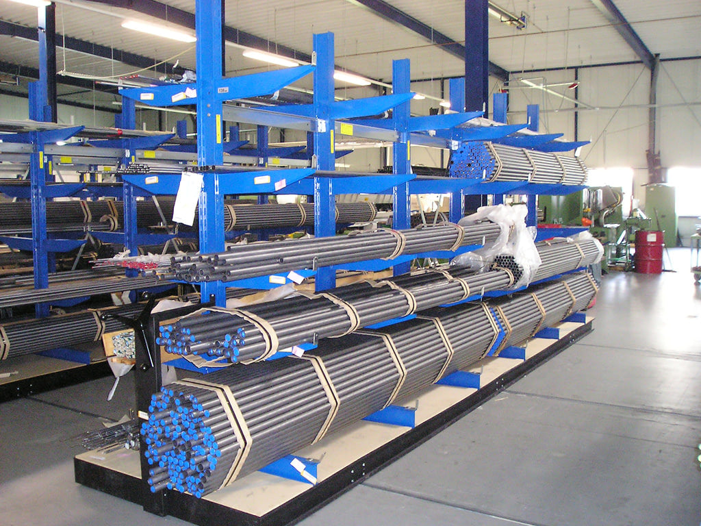 Kragarmregale Typ L von BITO zur
einseitigen Nutzung für lange und sperrige Güter